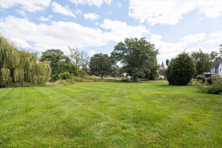 Property Photo:  26900 W Taylor Street  IL 60010 