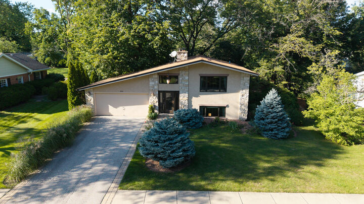 Property Photo: 236 Monument Avenue IL 60010
