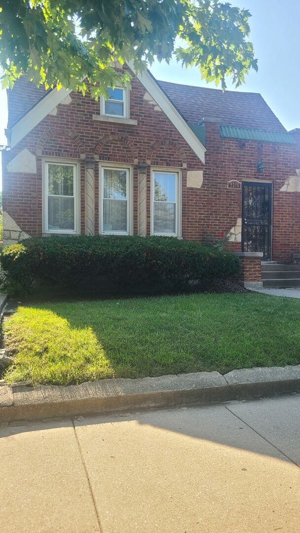 Property Photo: 9316 S May Street IL 60620