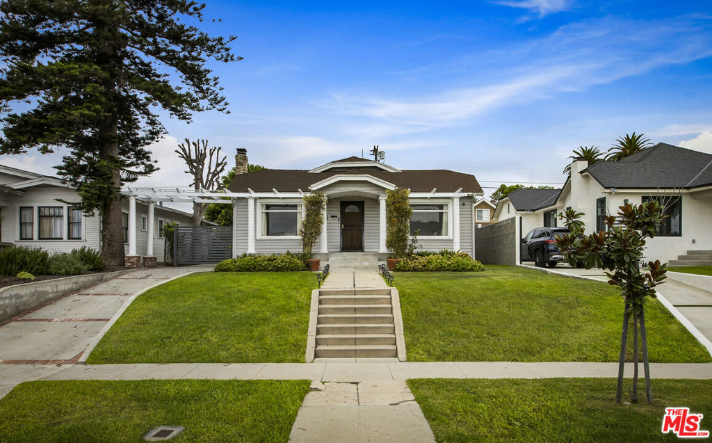 Property Photo:  5331 S Victoria Avenue  CA 90043 