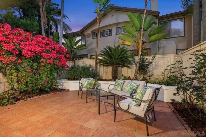 Property Photo:  3965 Via Holgura  CA 92130 