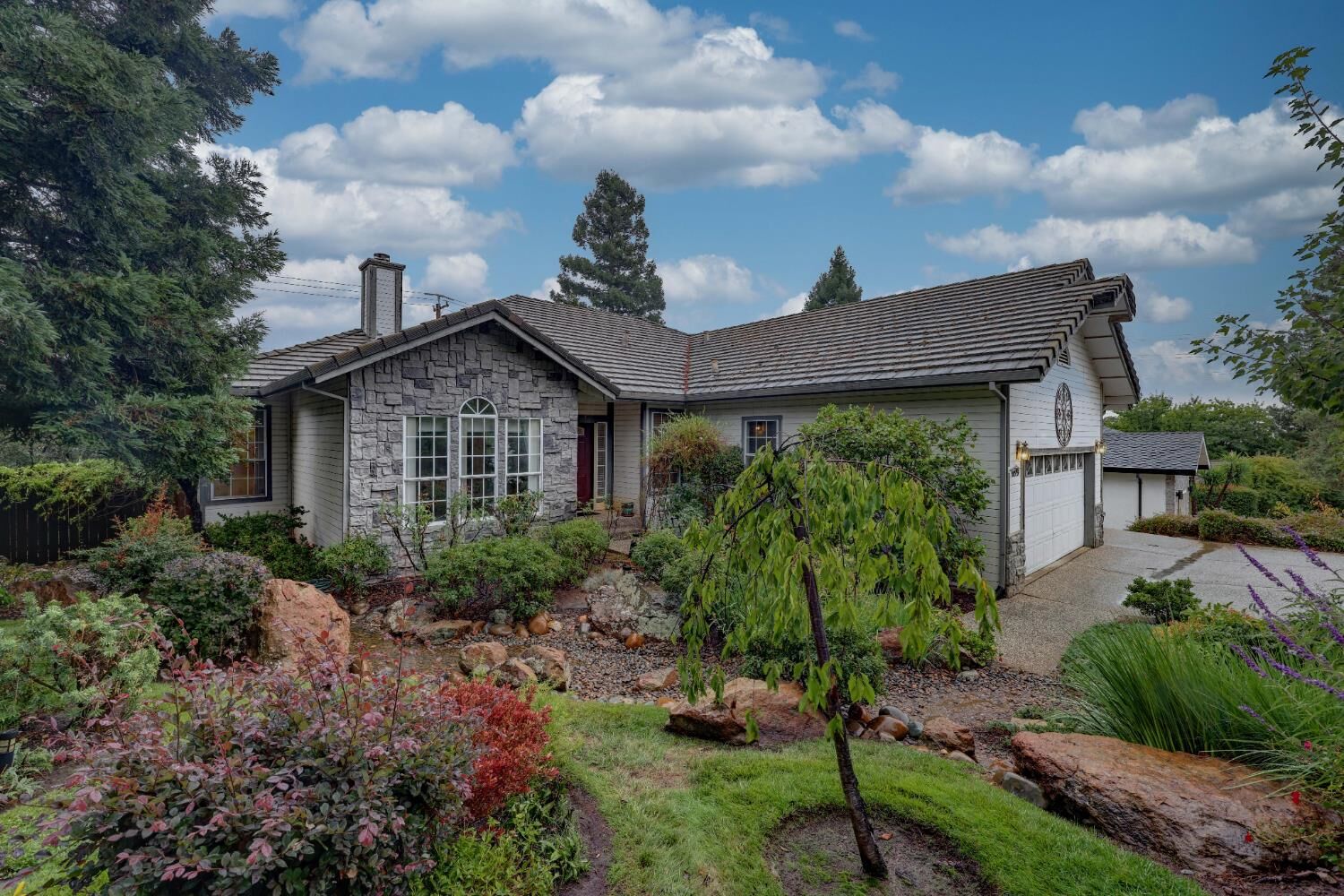 Property Photo: 699 Montridge Way CA 95762