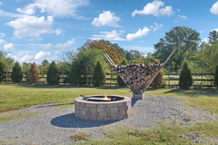 Property Photo: 1856 Mires Rd TN 37122