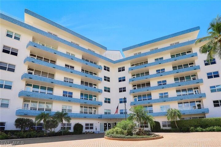 Property Photo:  220 Seaview Court 213  FL 34145 