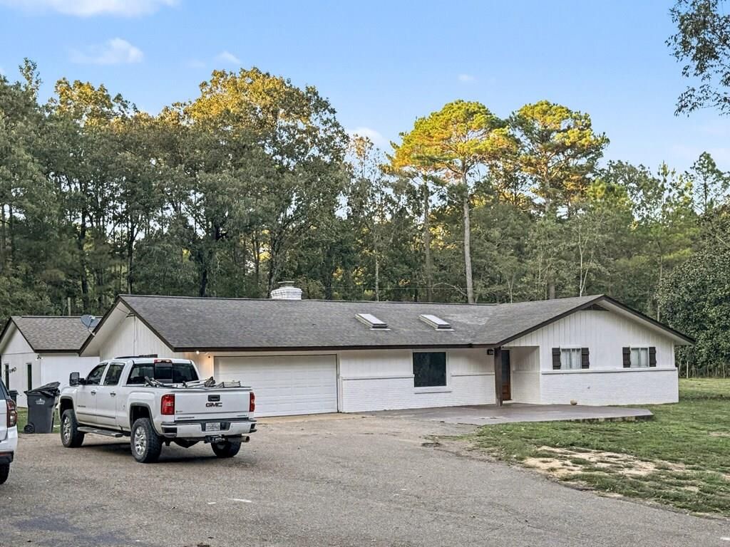 Property Photo: 33 Cr 223 MS 38655