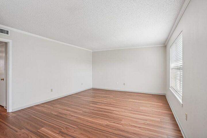 Property Photo:  2708 Whitney Place 802  LA 70002