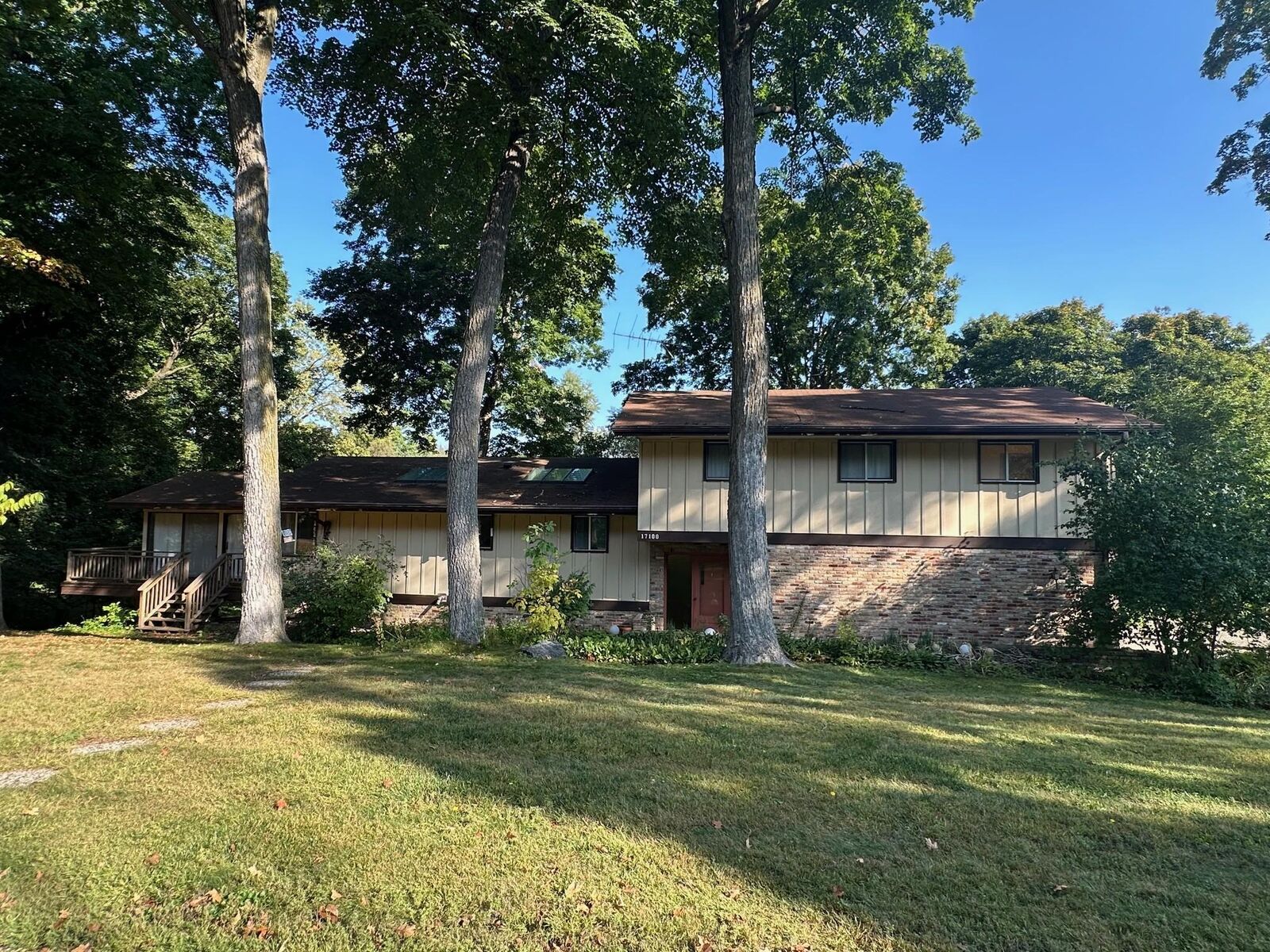 Property Photo: 17100 Hampton Court MN 55345