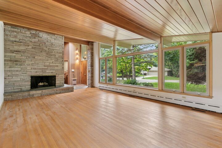Property Photo: 2135 Lower Saint Dennis Road MN 55116