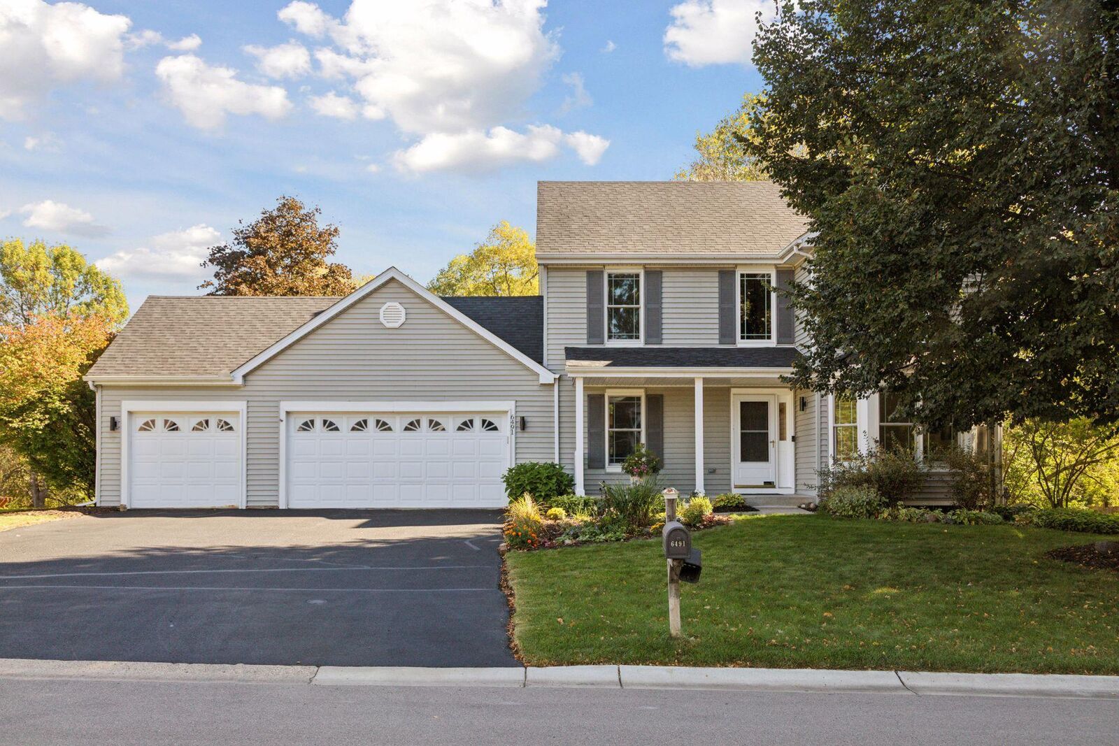 Property Photo:  6491 Bretton Way  MN 55317 
