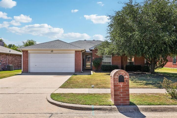 906 Creekview Drive  Waxahachie TX 75165 photo