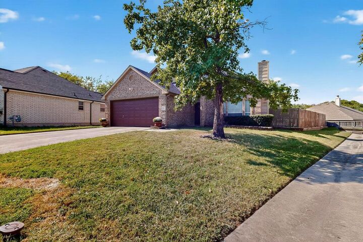 Property Photo: 137 Walnut Lane TX 75032
