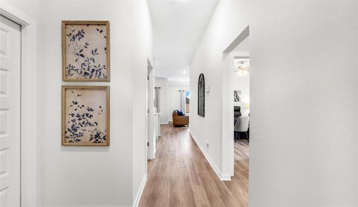 Property Photo:  412 W Taverner Xing  AR 72730 