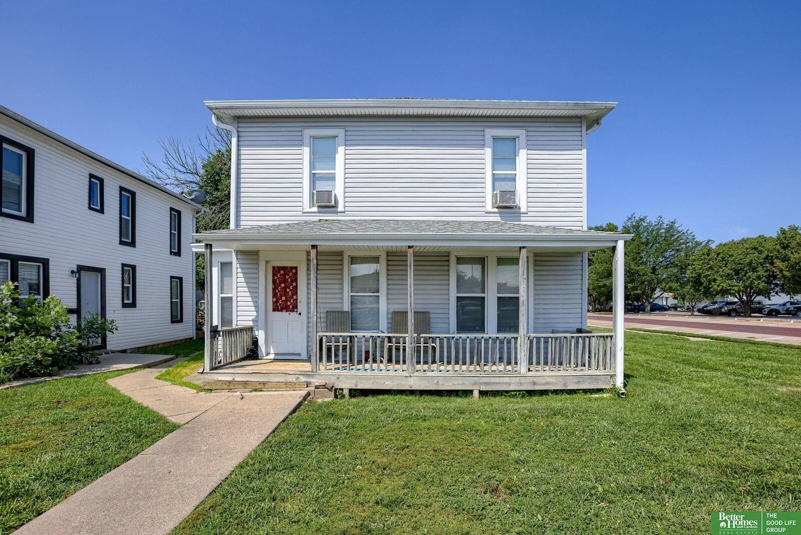 Property Photo: 1713 Lincoln Street NE 68008