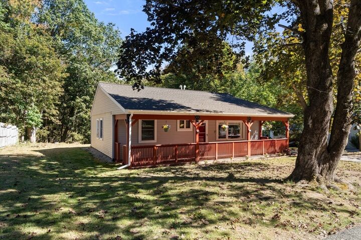 18 Edgewood Dr  Holden MA 01520 photo