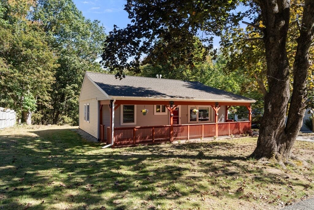 Property Photo:  18 Edgewood Dr  MA 01520 