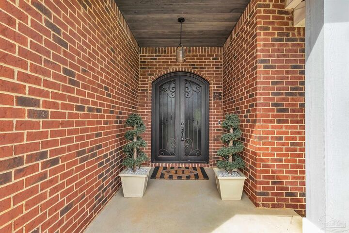Property Photo:  8122 Sheffield Pl  FL 32506 