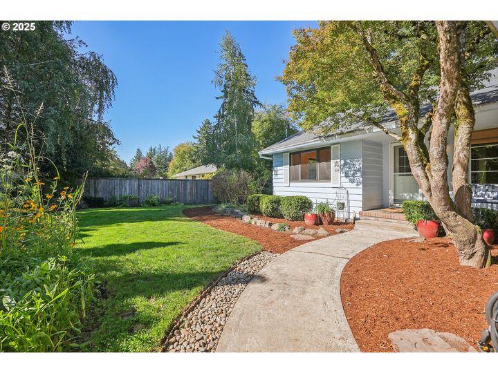 Property Photo: 5531 SW Brugger St OR 97219