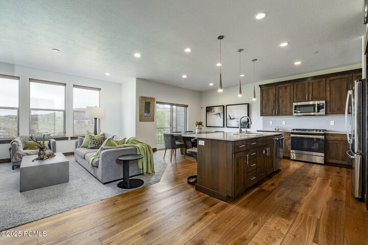 Property Photo: 924 W Abigail Drive UT 84036