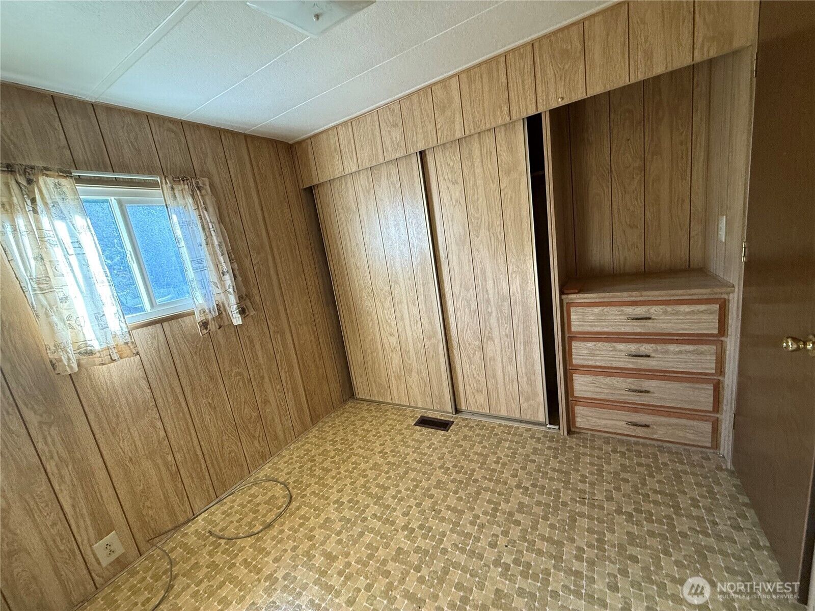 Property Photo: 1551 Main Avenue A WA 98356