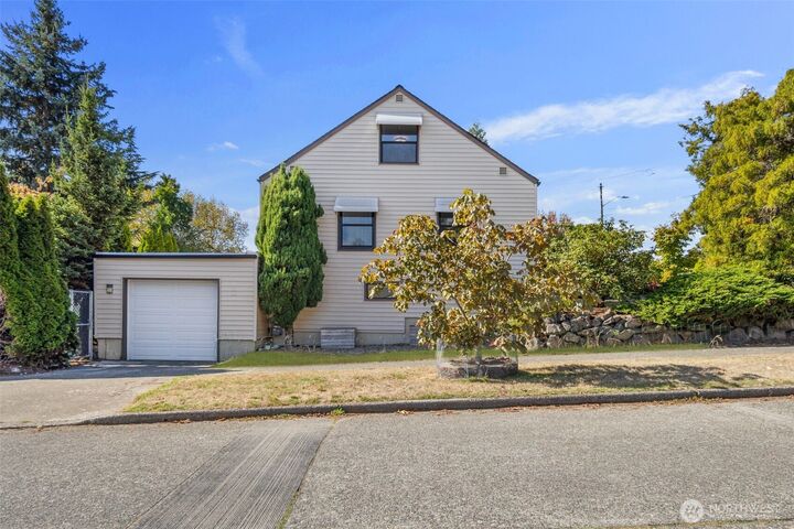 Property Photo:  3703 SW Tillman Street  WA 98126 