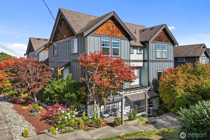 4252  Williams Avenue W  Seattle WA 98199 photo