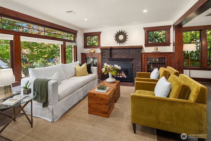 Property Photo:  1418  33rd Avenue  WA 98122 