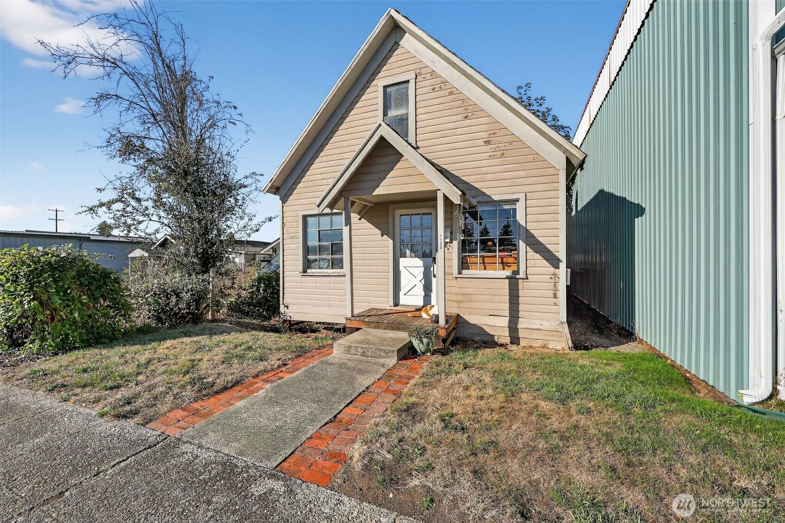 Property Photo:  1125 N Tower Avenue  WA 98531 