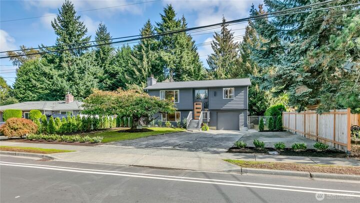 Property Photo:  2310  Aberdeen Avenue NE  WA 98056 