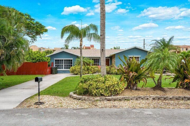 Property Photo: 803 Mallard Drive FL 33444