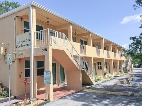 Property Photo:  3251 SW 44th Street 200  FL 33312 