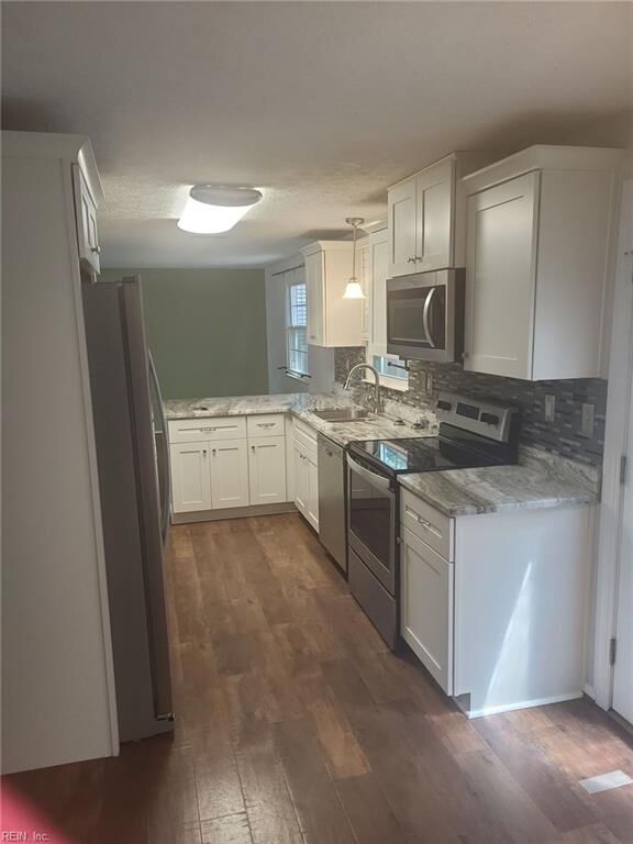 Property Photo:  916 Chatsworth Dr  VA 23601 