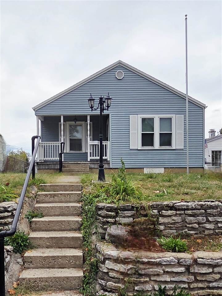 Property Photo: 117 SW 14th Street IN 47374