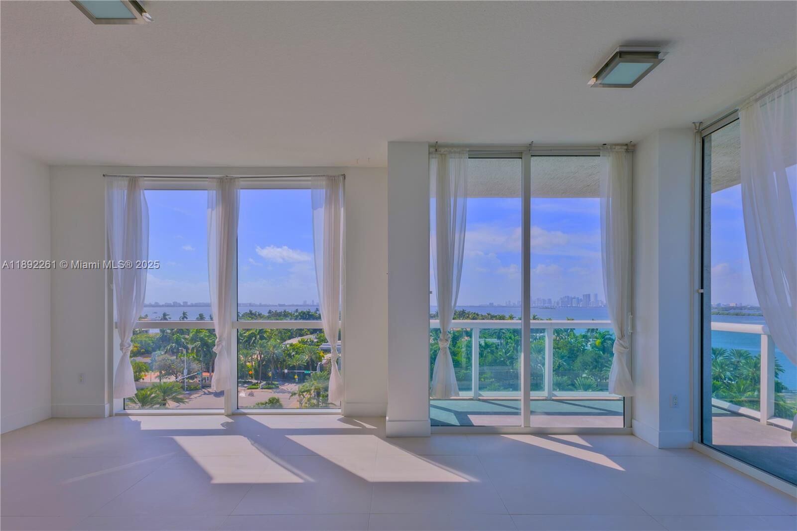 Property Photo:  7900 Harbor Island Dr 926  FL 33141 