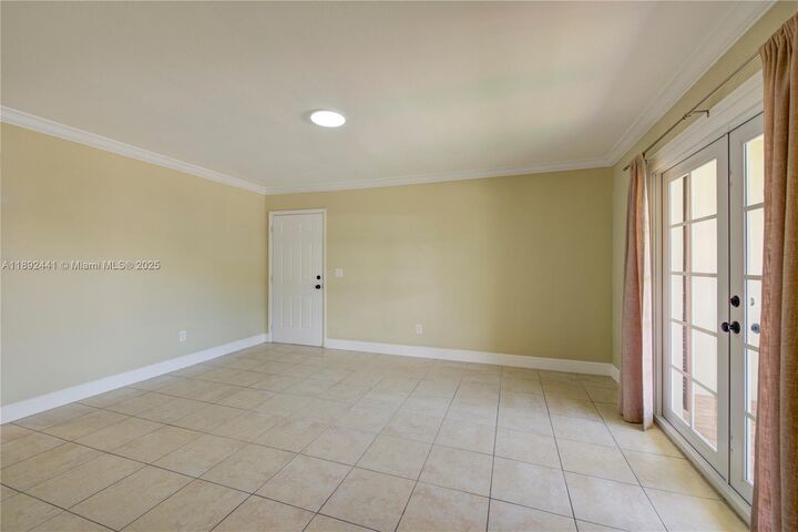 Property Photo: 3609 S Le Jeune Rd FL 33134