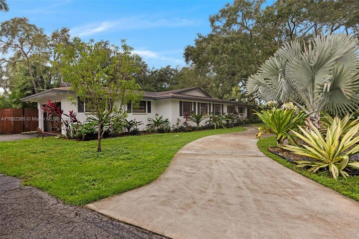 8320 SW 162nd St  Palmetto Bay FL 33157 photo