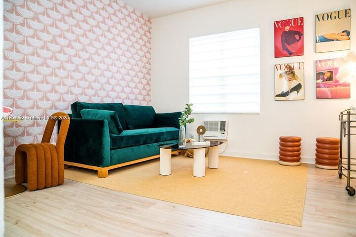3030 Collins Ave 1E  Miami Beach FL 33140 photo