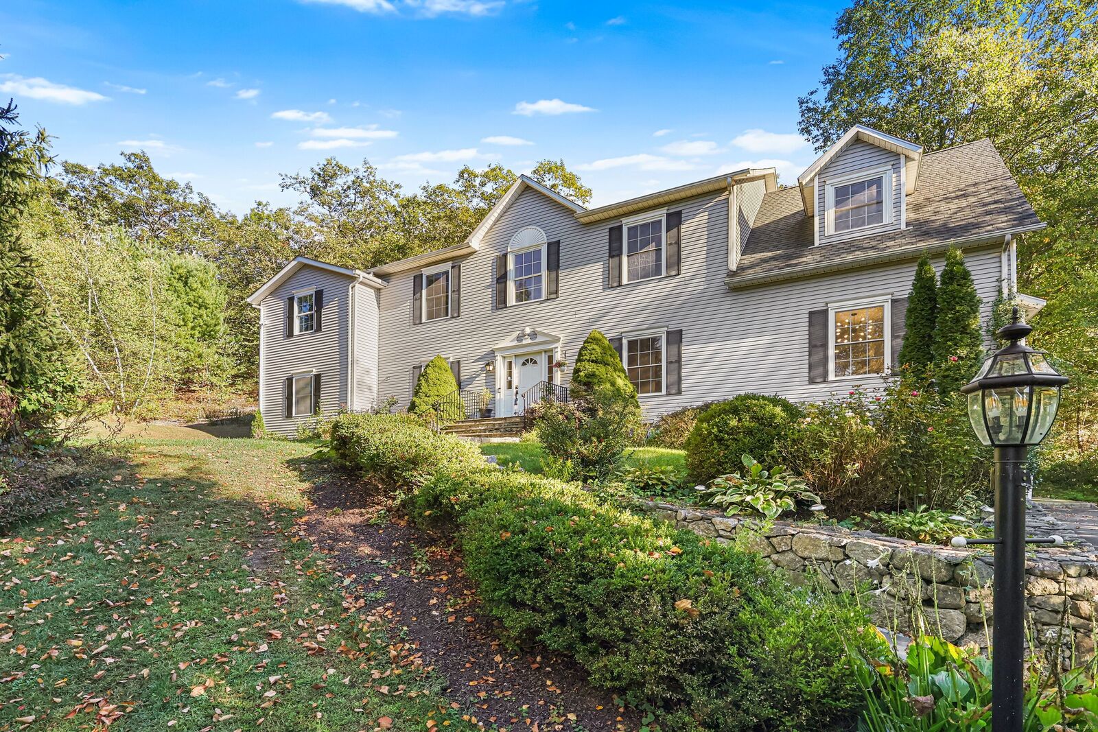 Property Photo:  2 Abbey Lane  CT 06470 