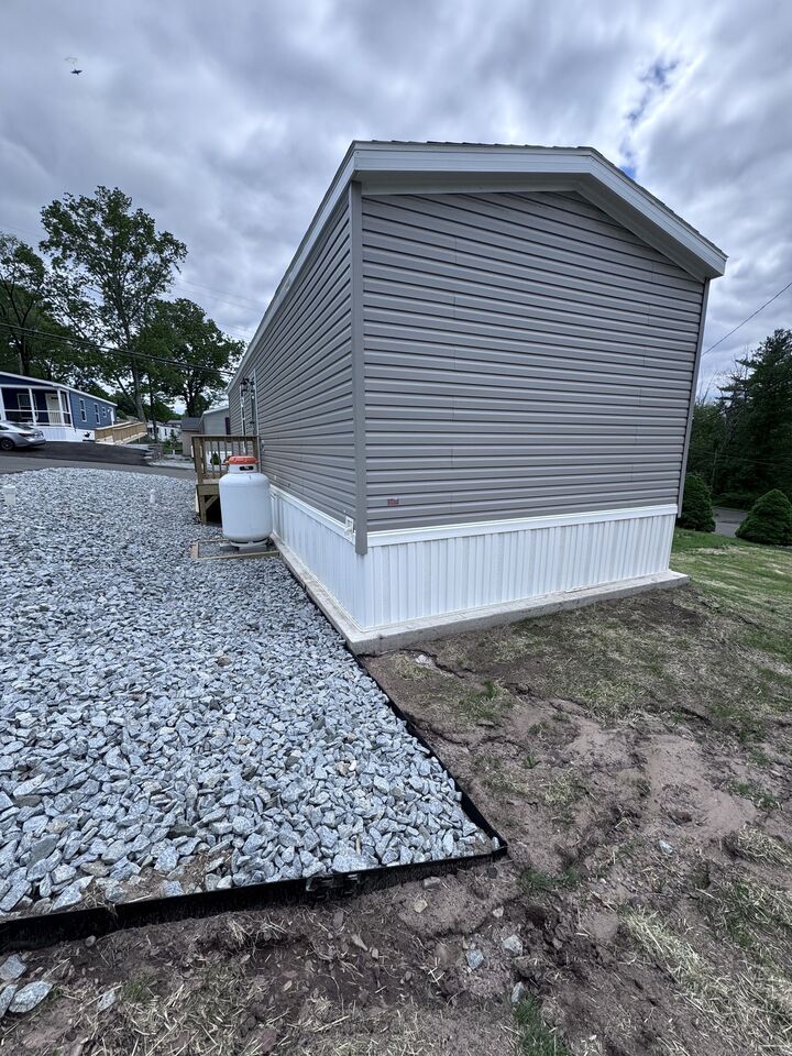 Property Photo: 7 Middle Terrace CT 06066