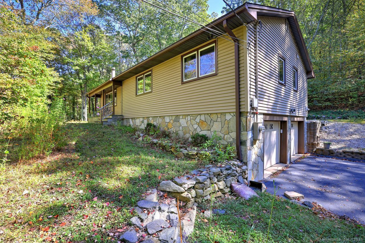 Property Photo:  154 Seymour Road  CT 06525 