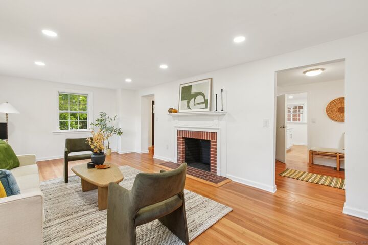 Property Photo: 74 Glen Parkway CT 06517