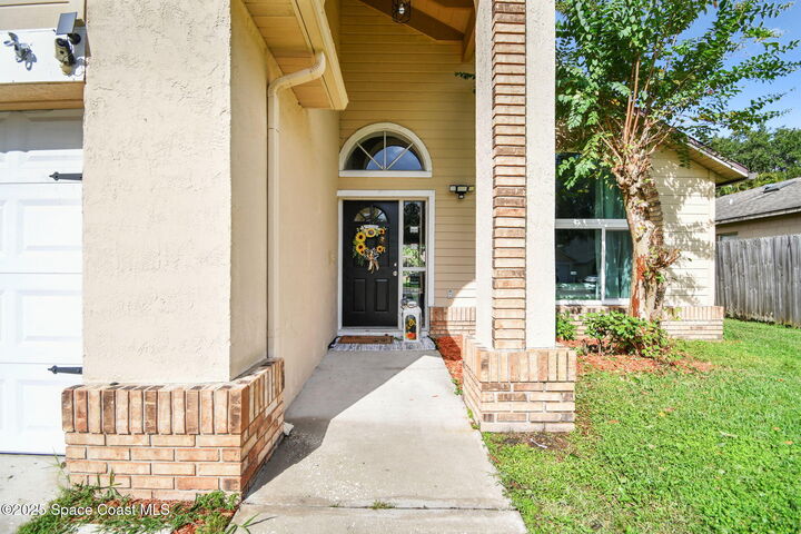 Property Photo:  1033 Brielle Avenue  FL 32765 