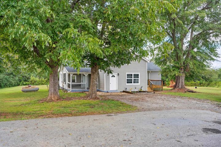 Property Photo: 185 Pooles Road SC 29341
