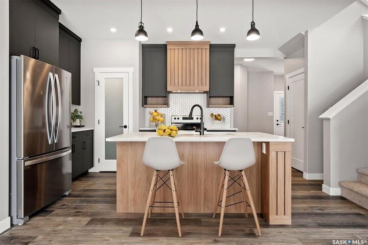 Property Photo:  3040 Dumont Way  SK S4V 3Z3 