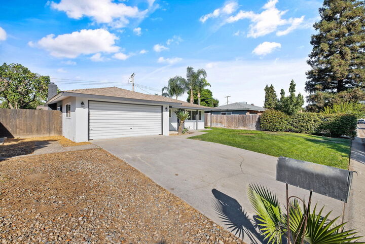 Property Photo:  3847 S Verde Vista Street  CA 93277 