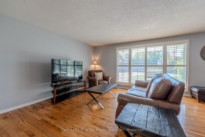 Property Photo:  298 Rancier Street  ON P1B 8M4 