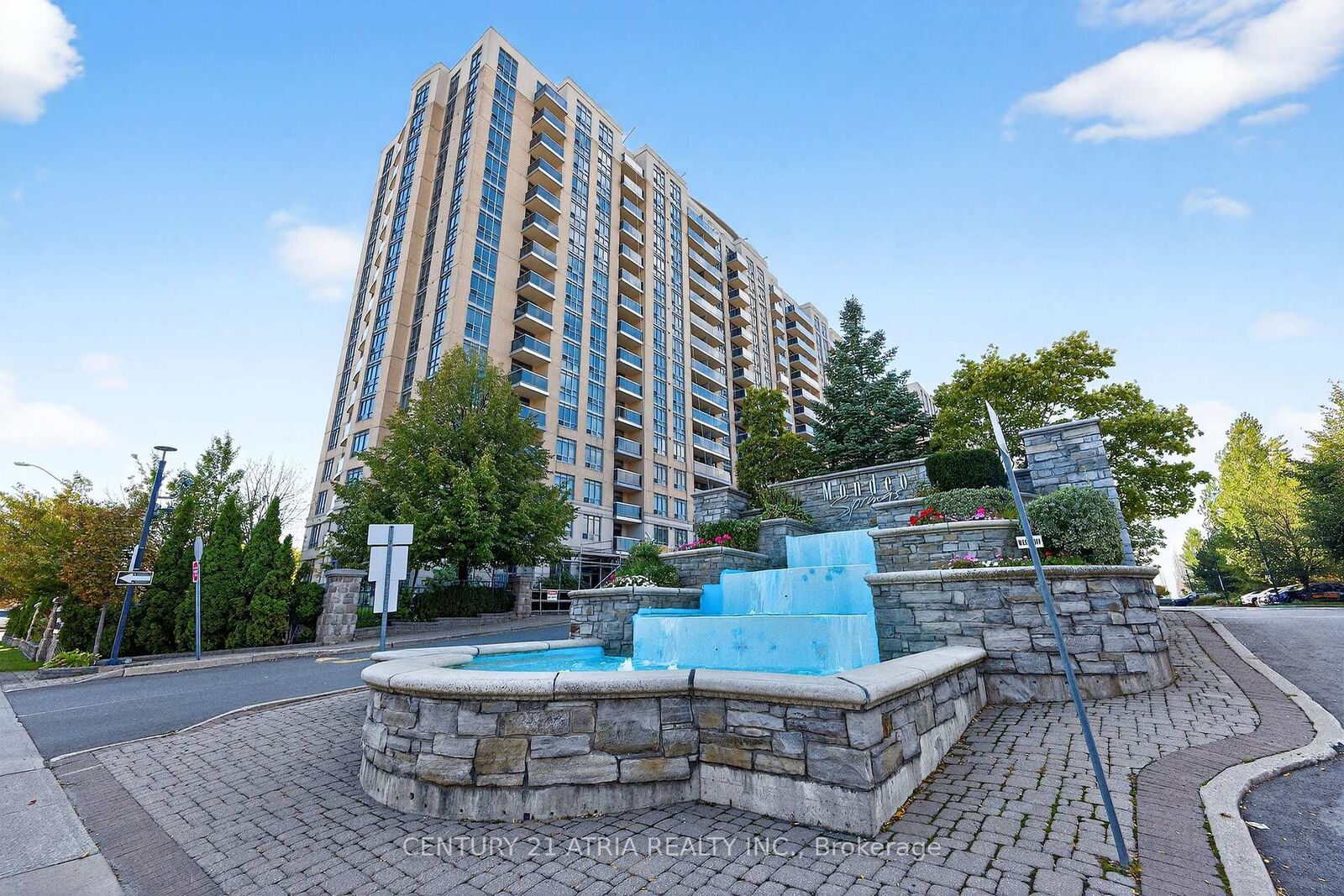 Property Photo:  8 Mondeo Drive 716  ON M1P 5C7 