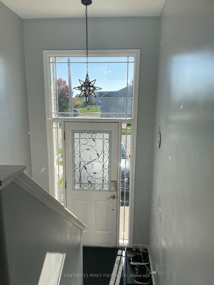 Photo de la propriété:  181 Parcells Crescent  ON K9K 2P2