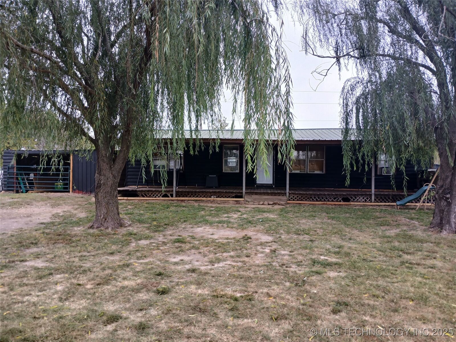 Property Photo: 413697 E 1090 Road OK 74426