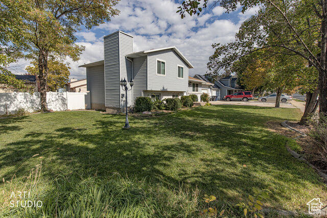 Property Photo: 916 W 2025 S UT 84087