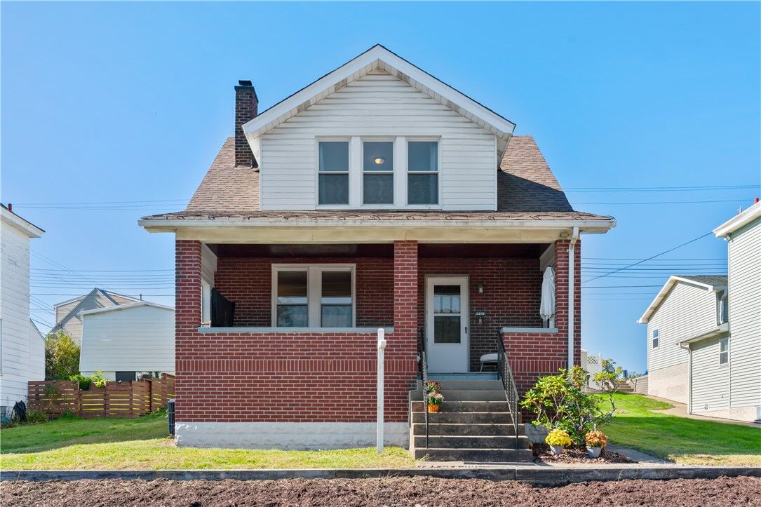 Property Photo:  2373 E Beckert Ave  PA 15212 